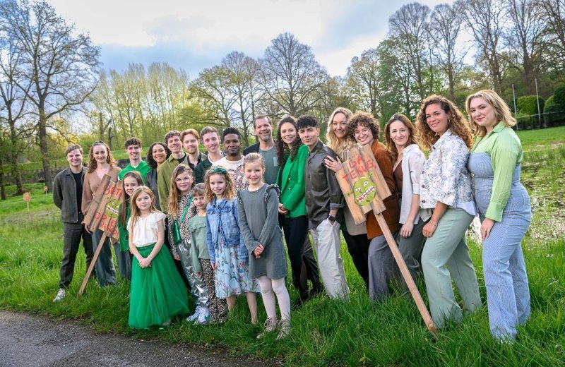 Van Hoorne Studios presenteert de gehele cast van Shrek de Musical en kondigt start van kaartverkoop aan