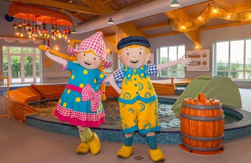 Grote primeur: allereerste Fien & Teun zwembad geopend op Familie Resort Molenwaard
